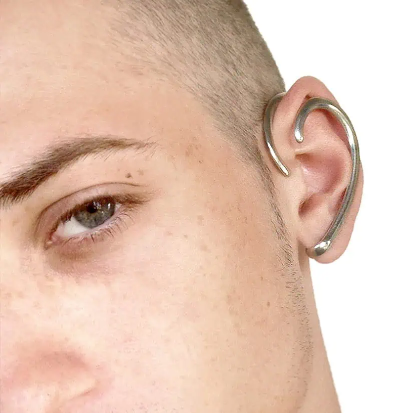 A sculptural statement without the need for piercings, the Vortex Ear Cuff wraps the ear in a fluid, architectural curve.